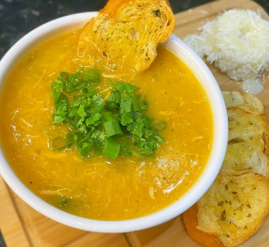 Caldo de frango