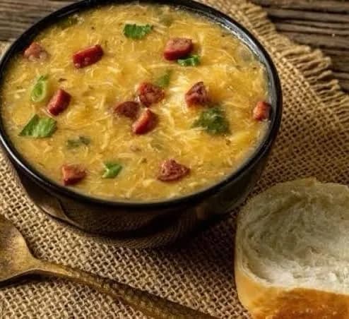 Caldo de frango rústico